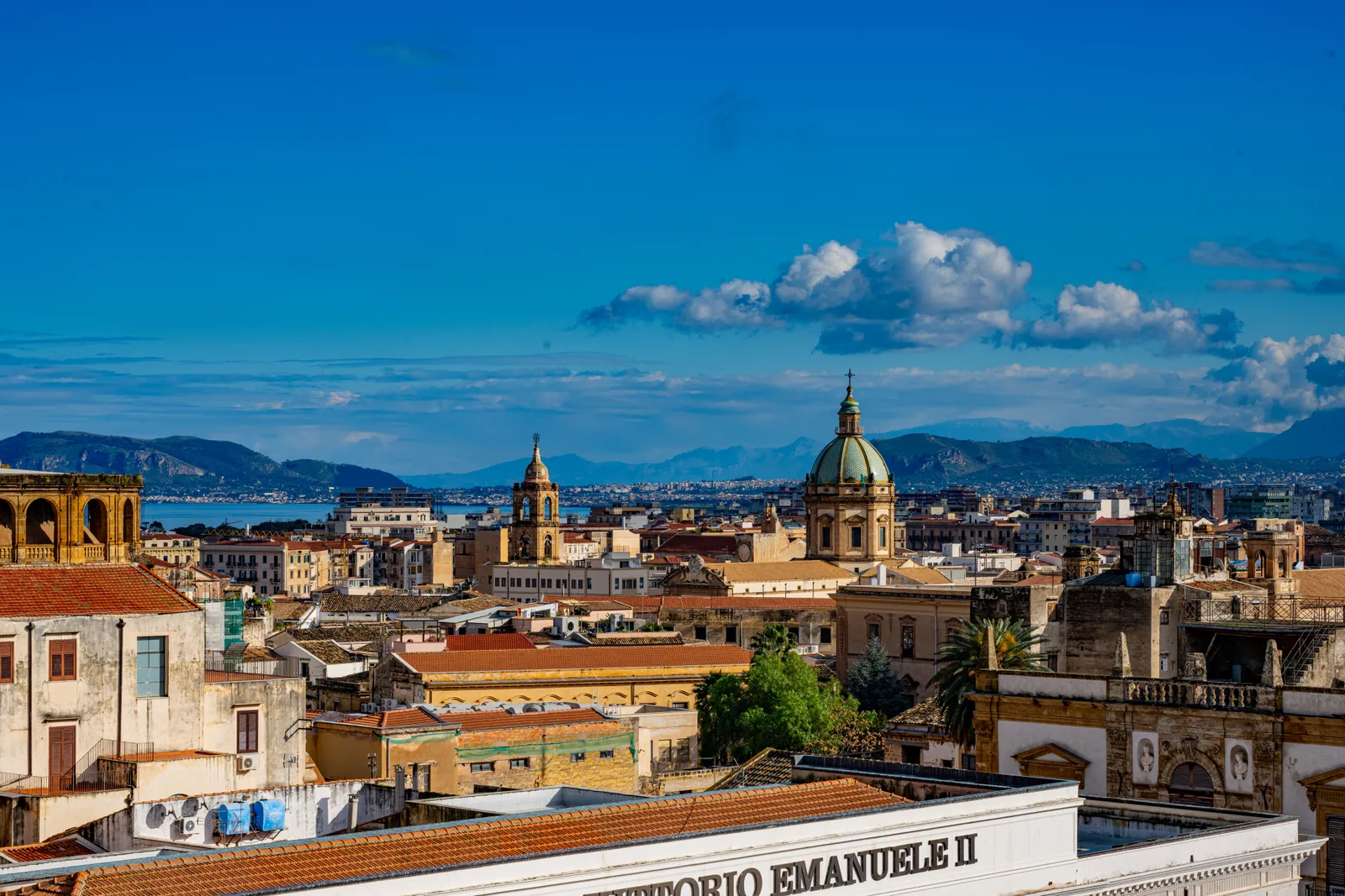 Vista de la ciudad de Palermo, Italia