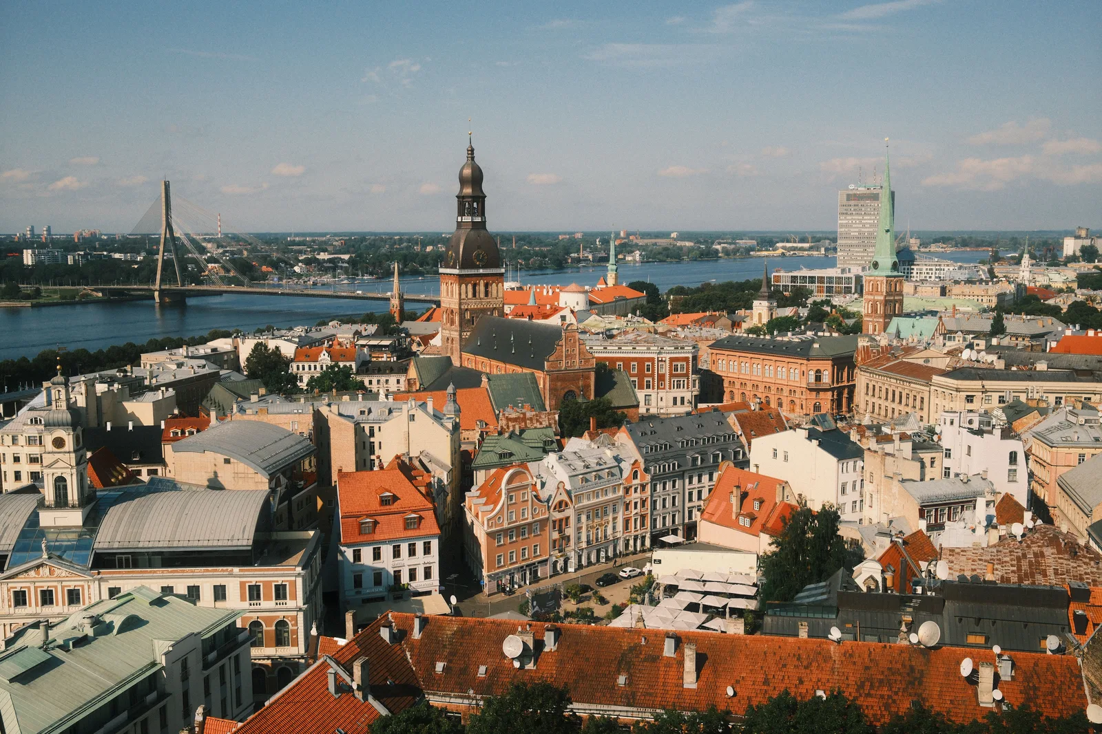 Uitzicht op de oude binnenstad van Riga, Letland