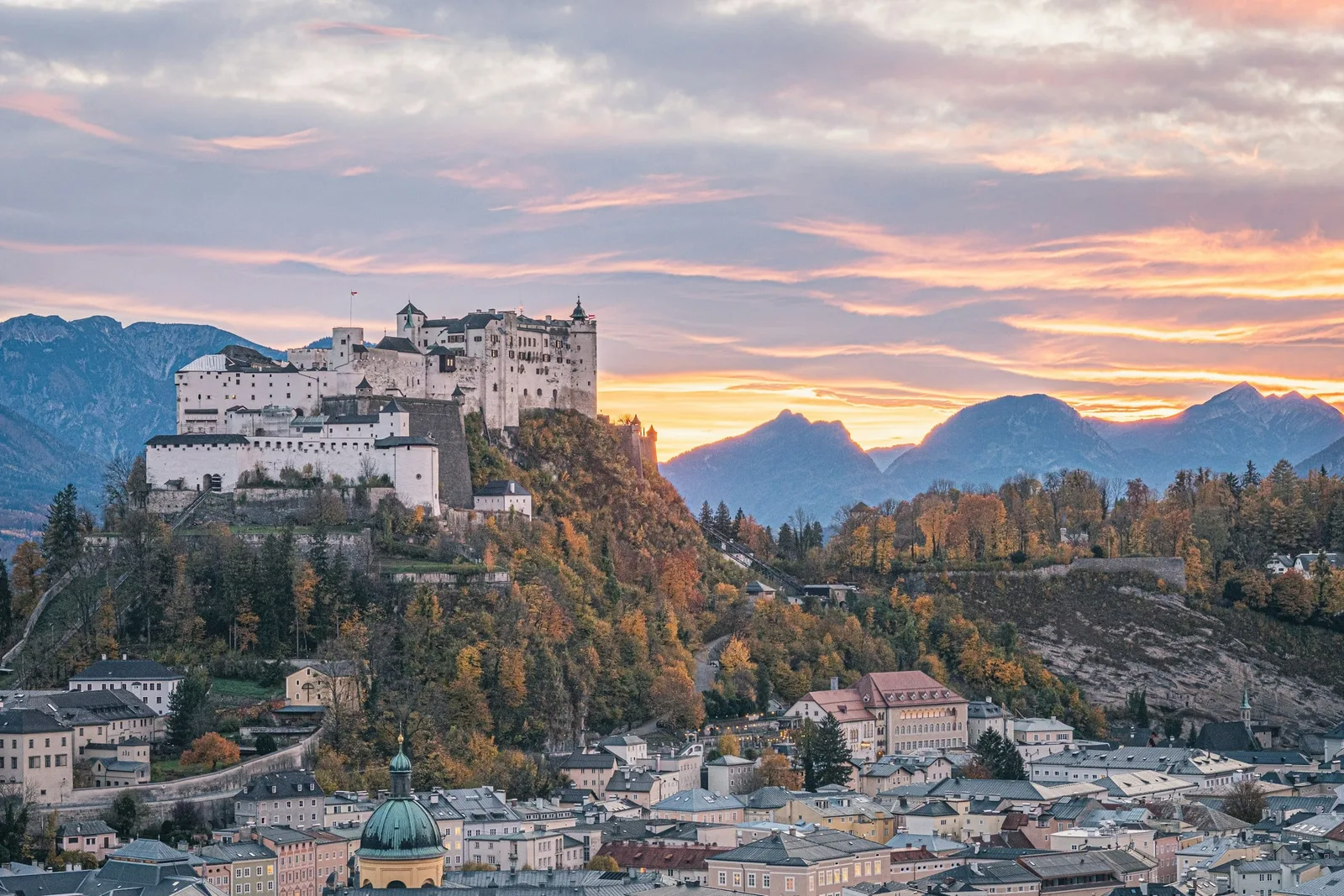 Fortezza di Hohensalzburg sopra Salisburgo